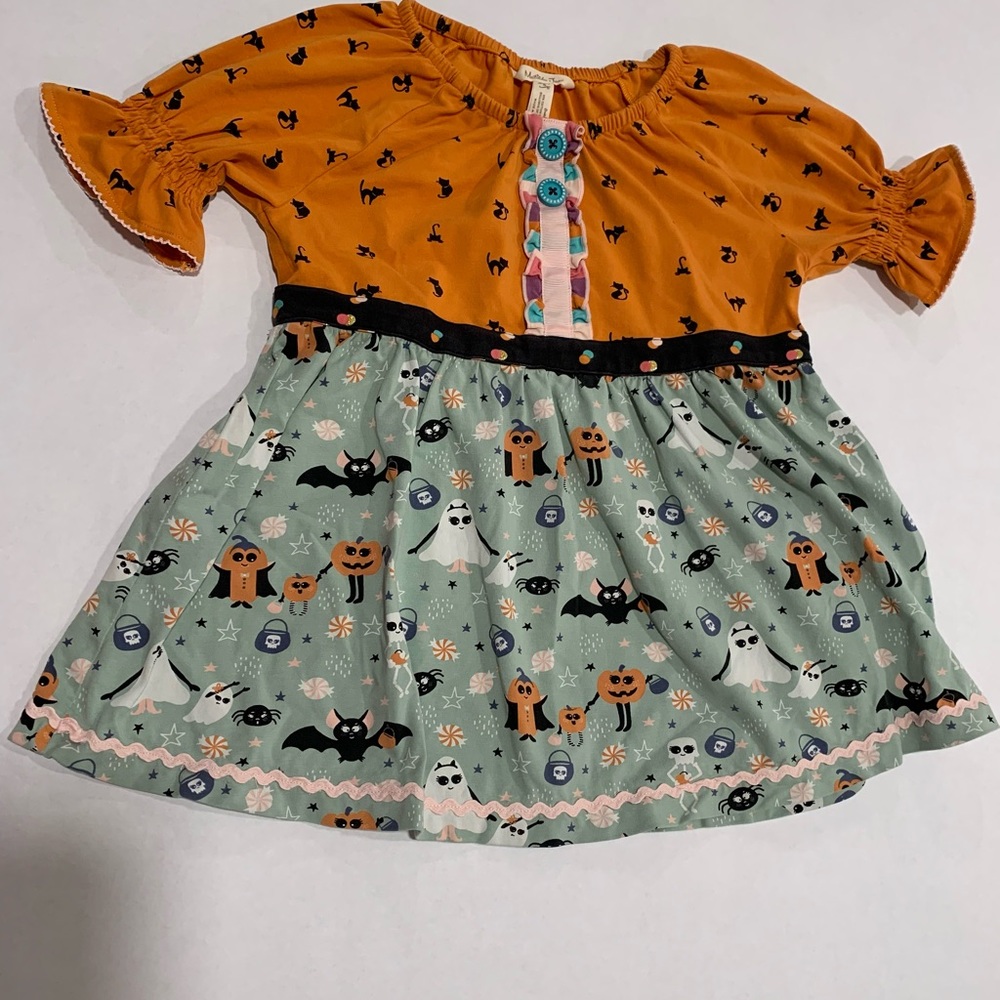 Celebrate Halloween in this adorable Matilda Jane dress, size 8. Mint condition.